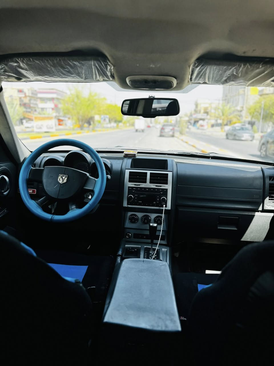 🚗 للبيع: دوج نيترو 2008 بحالة ممتازة
🔹 السيارة: Dodge Nitro  
🔹 الموديل: 2008  
🔹 الحالة: نظيفة جداً وجاهزة للاستخدام  

✅ المواصفات:
- صبغ حزام فقط (بدون أي حادث)  
- محرك جديد (مشدود قبل سنة)  
- تعمير كامل وجاهز  
- كير ممتاز  
- تبريد ثلج (ما يشتكي من حرارة)  
- كهربائيات كاملة وشغالة 100%  
- تايرات جديدة (صار شهر من مركبات)  

🚘 ما تحتاج أي صرف، استلم وامشي  

📍 الموقع: بغداد  
📞 للتواصل خاص أو اتصال  ***********

⚡ للجادين فقط
