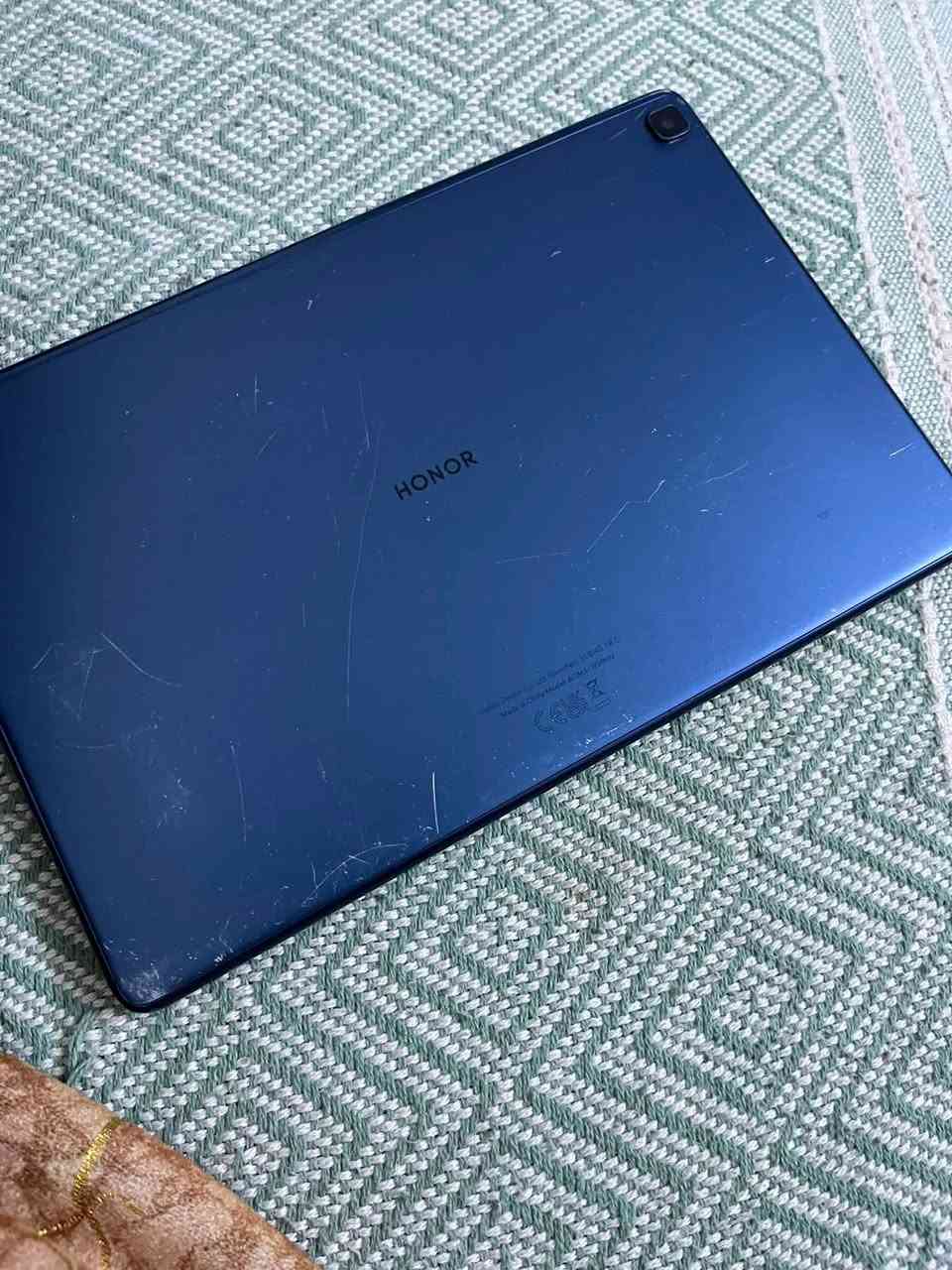 HONOR PAD X8،بس مبدل شاشا،رقم الهاتف،***********،سعره،150.
