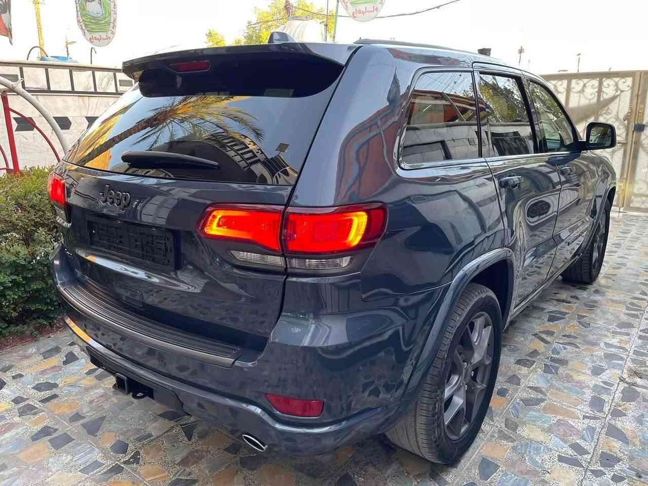 السلام عليكم 
 للبيع جيب كراند شيروكي ثمانينية
الموديل 2021 ماشيه 69 الف كيلو متر 
اللون ازرق 
سعة المحرك 3600 فور ويل 4*4
——————————-
وارد امريكي بدون رقم 
حادث امريكا ..صبغ الجاملغ الخلفي الايمن 
حادث العراق تبديل 3 قطع بنيد وجاملغات الامامية اصليات نفس الون وصبغ 3 قطع جه اليسار اثر رصعات صورها موجودة
مواصفات السيارة فول ١/١
نسخة 80th
-رادار امامي خلفي جانبي مع مانع تصادم
-اصطفاف الي اوتوا بارك + قيادة اليه
-تحذير الخروج عن المسار 
-نقطعة عمياء 
-كراسي جلد مع تدفئة وتبريد و تدفئة ستيرن 
فول تحكم استيرن +تحكم اوضاع القيادة
-كراسي تحكم كهرباء جهتين 
-ذاكرة لحفظ وضعيات الجلوس
-ويل كب 20 
-بانورما
-شاشة كبيرة 8.4انج
-رادار امامي وجانبي بالمري 
-اشاير بالمري ورادار
-حساس امامي وخلفي 
- جنطة كهرباء
-نضام تشغيل واطفاء اوتماتيك للمحرك 
- نظام بريك اوتوماتيك
-كامرة دوارة
-نضام eco
-تشغيل عن بعد
-مري هيتر مع تعتيم وعاكس للضوء
——————-
السعر  : 245$
مكان السيارة  بغداد / المشتل شارع الجامع
📞 ***********
‏
