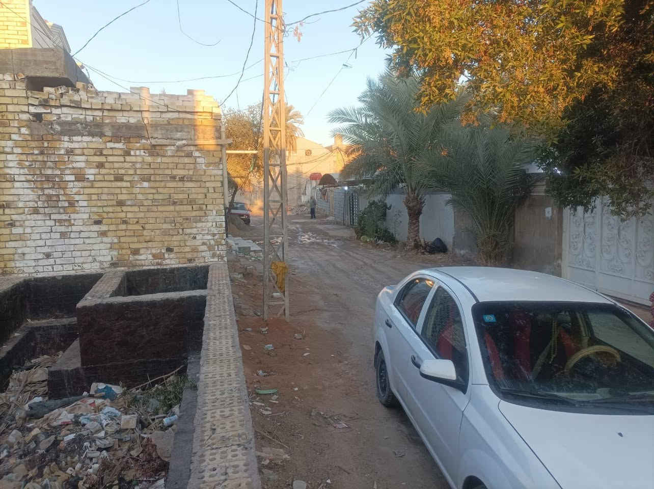 عرصه للبيع
200متر
10/20
صب بتلو مجعبه مزفته غرفتين صاله الاستقبال تبعد عن لشارع العام 50متر مقابيل حسينيه الطرفي
خلف سكله سيد ناجح
قرب حسينيه الجنابات عرض لشارع8متر 
 السعر45وبي مجال 
رقم***********
