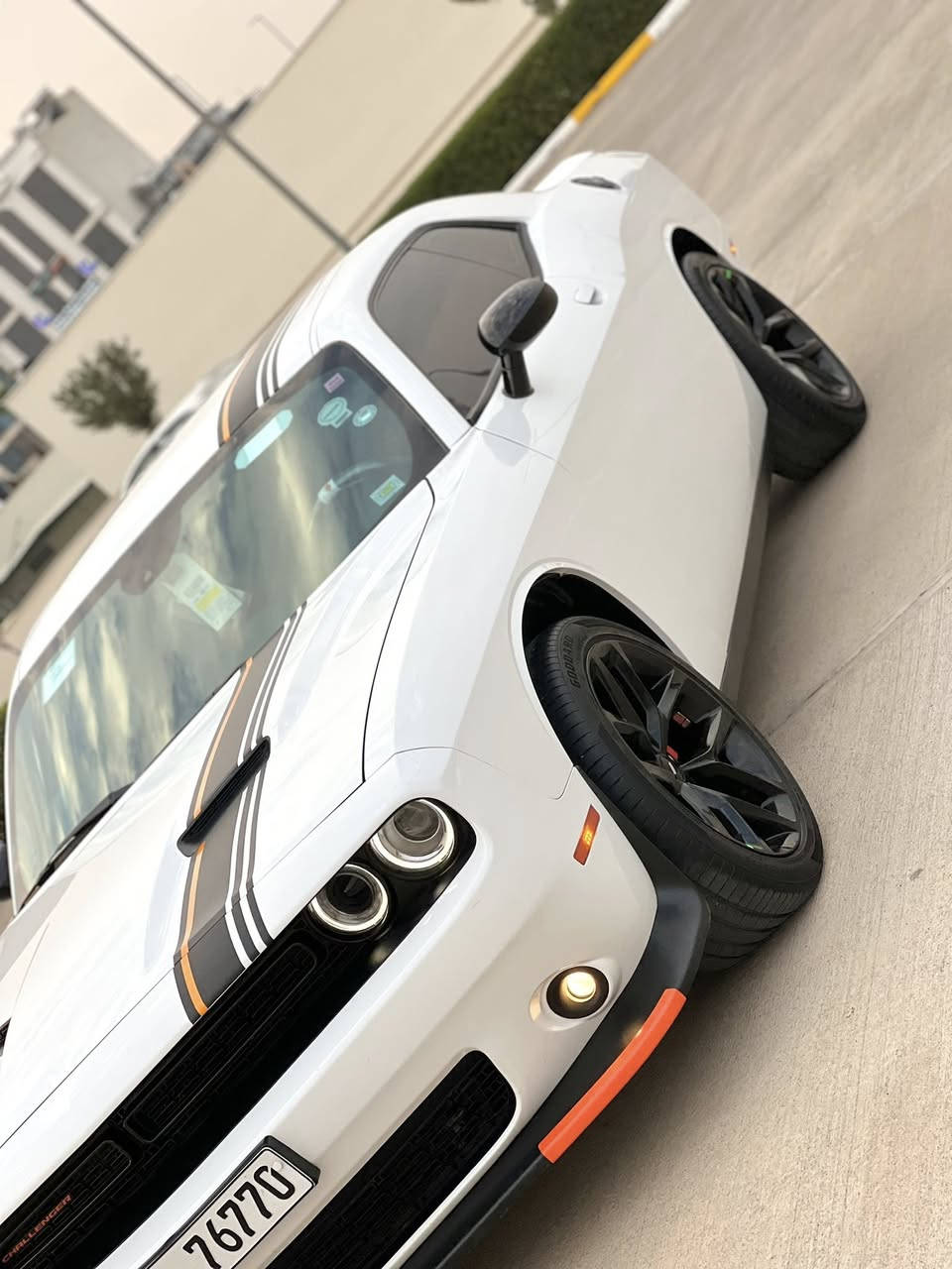 سلام عليكم
دوج جالنجر موديل (2021) 
مواصفات شاشه وصت 
داخيل احمر جلد 
بسمه تحكم ستيرن 
لايتات زينو بلاجكتو 
كاميره خلفى 
تايرويل (20) جديد 
بيهاهواى مواصفات 
ماشيا (36) مايل 
گير محرك حداديه كول جديد 
سياره بيها جاملغ و باب ارباك سيتم 
بجوكبس خلفى كبس حتا داميات بشرت 
رقم هه زه كول جديد 
مكان سياره اربيل 
سعرها( 183) بيها مجال قليل 
رقم موبايل 
(***********)
