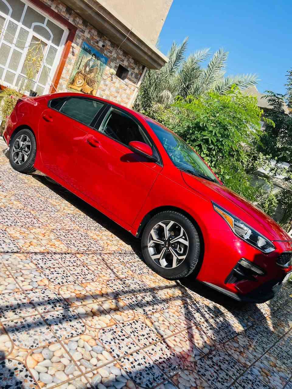 فورتي موديل ٢١ باسمي ماشيه ٤٩ تخم تاير جدد كير مكينه خير من الله حادثه بنيد بامريكا وصوره الحادث موجوده وبلعراق صار مكانين بارد جوه قبق البانزين وجوه اليده مال باب السايق السعر ١٤٠ وذا مرواس عادي 
***********
