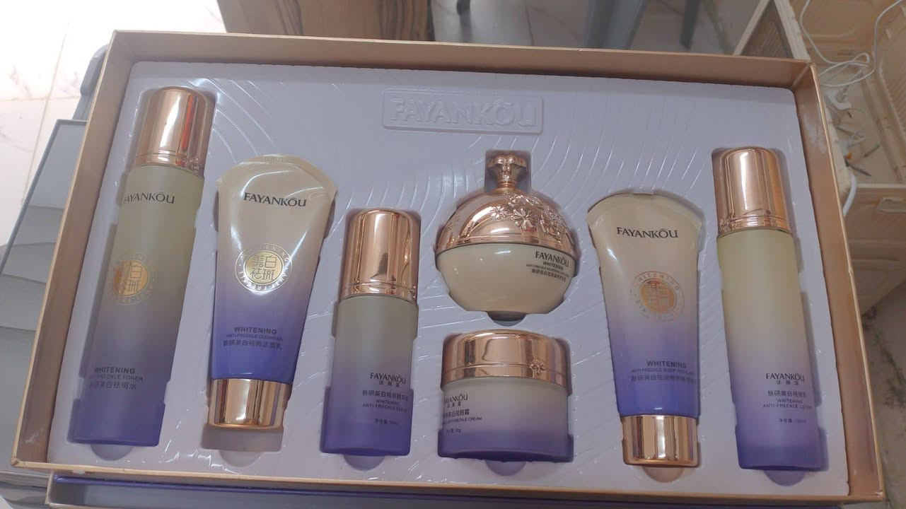 متوفر  كريم مرطب ومعطرات وغسولات وكل مايخص العناية بالبشرة البيع جملة كلهن اليفيدنه يراسلني وسعر جدا مناسب عندي مايقارب 200


**إذا كنت صاحب هذا الإعلان وتريد حذفه لأي سبب، رجاءا أرسل رسالة إلى الدعم الفني**