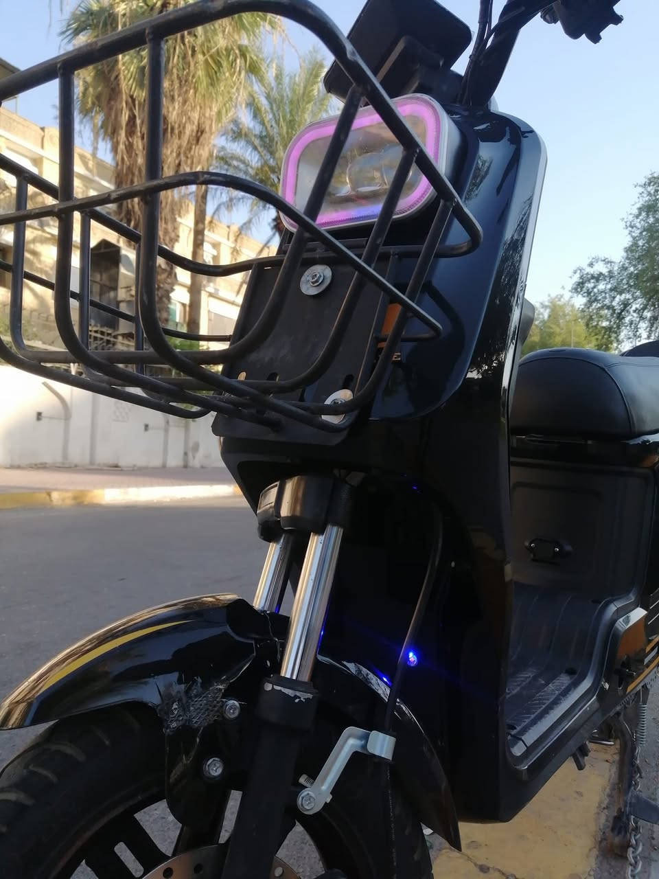 السلام عليكم
R8
60vخمس بطاريات
32امبير
بارك عند الوقوفP
رجوع الى الخلفR
بلوتوث، شاحن موبايل، ستاند
الدراجه بحالة جيدة
مكاني الاعظمية
ب٣٥٠ وبيه مجال قليل للشراي
*********** موجود واتساب
