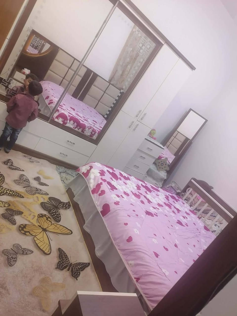 بيت ١٠٠ متر حي النداء خلف شارع ٦٠ مجمع بيتي بناء جناي درجة أولى
#التفاصيل منطقة ٥٥ الف خلف شارع مجمع بيتي شارع المجمعات 
بناء درجة أولى يتكون من غرفة نوم وصالة ومطبخ و استقبال وتخاريج
الاثاث مع البيت يظل تخم مع كاونتر وزولية.... 
#يباع نقدي او على المبادرة اذا كاملة المعاملة
#للاستفسار الاتصال او المراسلة مكتب_ المظفر للوساطة العقارية 
***********
***********
***********
#عنوان_المكتب_النجف_حي_الميلاد_الحولي_عمود_رقم_واحد
#شعدكم عروض بيع وشراء المكتب في خدمتكم
