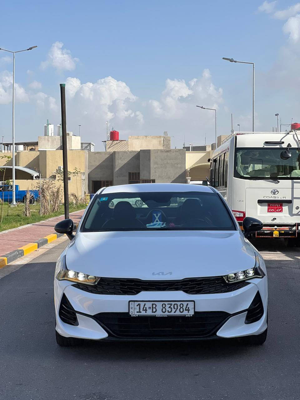 السلام عليكم 
للبيع
KIA K5 GT LINE  2023 وارد أمريكي 
السياره  رقم بصره حره بأسمي تحويل 
السياره مبدل قطعه وحده فقط شرط الفحص   فقط مبدل بنيد اصلي تفصيخ مصبوغ وجاملي بي تصليح بسيط كلش 
السياره جديده زيرو زيرو معنه الكلمه زيرو 
ماشيه 40 ميل فقط
فول مواصفات عد بنوراما: السقف من الداخل بي نجوم روز رايز بلادي امريكي
1_اللون ابيض صدفي 
2بصمه تشغيل 
3_ بصمة ابواب افتتاح عند الاقتراب 
4_مثبت سرعة
5_نظام ABS
6_مانع انزلاق
7_حساس اطارات 
8_بك لايت لد
9_شاشة كبيرة لمس
10_كامرة دوارة
11_كشافات امامية
12_شاشة اعطال 
14_رادار جانبي
15_ نقطة عمياء 
16_رادار الخطوط البيضاء 
17_ اشاير باالمري  
18_مقعد سائق كهرباء 
19_الايت ثلاث عدسات +لد ابيض
20_نظام قيادة 3 وضعيات نورمال+سبورت+ايكو +كوستم 
21_بلوتوث +usb+auX  
22_تحكم ستيرن 
23كير اوتو +عادي 
24_اوتو بريك 
25_ صندوق كهربائي
 26_زنون + ليد 
27_التشغيل عن بعد
‏28_Auto hold 
29_تصميم خارجي رياضي 
30_نضام الملاحة
31_مصابيح الخلفيه LED
32_مصابيح ضباب LED
33_محرك تيربو 1600✈️
34 _ويل اكروم اسود
السياره جديده زيرو ما ماشيه ماشيه 40 ميل mi فقط ترقيم جديد السعر 185 وبيه مجال بسيط  صور الحادث راسلني واتساب وتدلل مكاني البصره رقم الاتصال  *********** ويوجد بي واتساب
