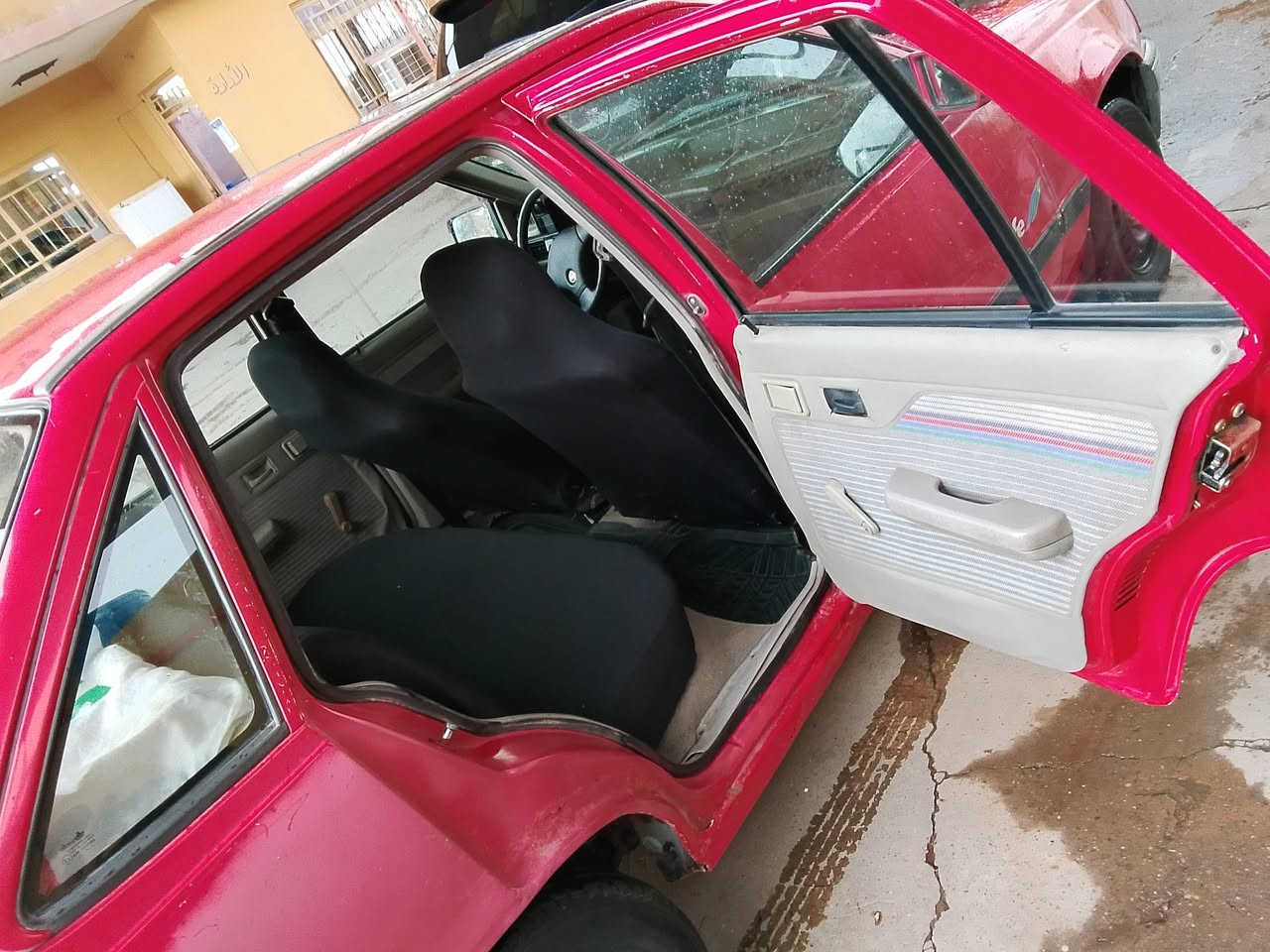 السلام وعليكم كاديت 1991 بدون صبغ.   بدون حادث
سلايت  طخم تايات جداد 
باتري جديد  
كيج بنزين شغال  حماوا  كيلو متر  
السيارا عال بلدي 
طخم كلو جديد 
كابون بيها. 
سنويه 2029
*********** 
سعر28
