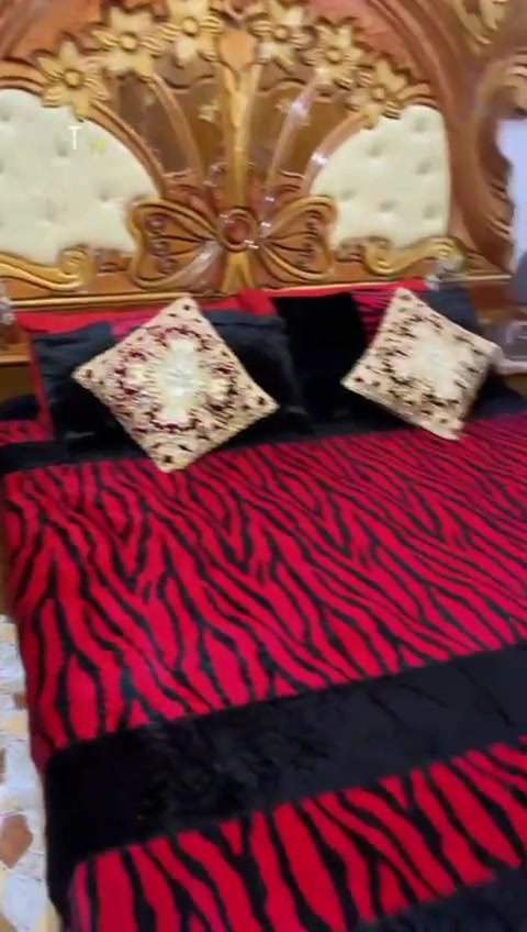 السلام عليكم للبيع غرفه اخشاب ب٧٠٠ وبيه مجال *********** 🌺 ***********
