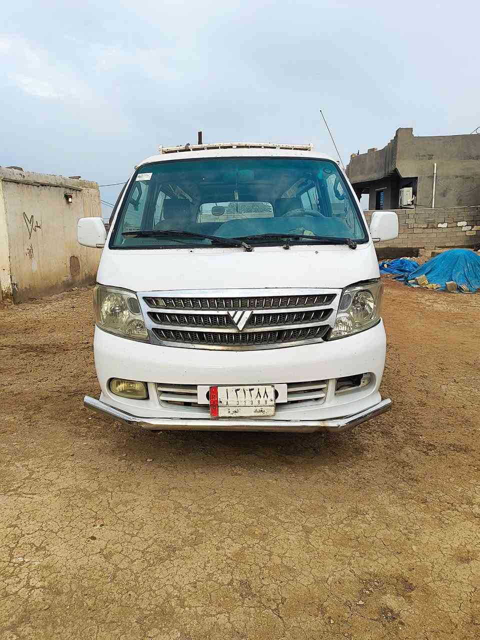 السلام عليكم سياره فتون موديل 2009 السيارة خير من الله مكينه كير أكسل كفاله دوشفمه جديده بيه سبلت بس عوزه قاز   بس الكشر شوف العين السعر 58 وبيه مجال الاتصال ***********3
