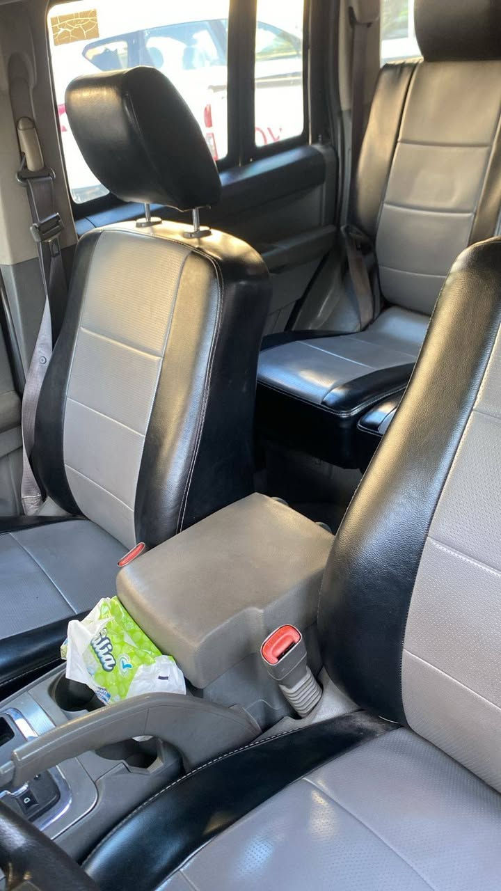 السلام عليكم للبيع او المراوس 
جيب كوماندر
٢٠٠٧
٧ راكب
محرك ٣٧٠٠
لون اسود
فور ويل 
داخله كلين بدون حادث 
وحاليا بيه صبغ قطع  ابيع عام بسبب الجراد 
ماشيه ١٦٤ الف كم 
سويج رمونت تشغيل عن بعد 
٣ قطع تبريد
كشن كهرباء
دوشمه أرضيه و كشنات
تخم تاير جديد
باتري جديد
مكينه كير نظيفات
صدر امامي خلفي جديد 
اكسل نظيف 
اكسل امامي نظيف 
قاعدة فيت بم جديدة 
فتحة فيت بم جوه الكشن 
شاشه وكاميرا
رقم بغداد انكليزي بأسمي
السعر ١٠٨ وبي مجال بغداد, العراق


**إذا كنت صاحب هذا الإعلان وتريد حذفه لأي سبب، رجاءا أرسل رسالة إلى الدعم الفني**