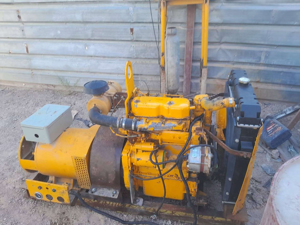 السلام عليكم  
مولد للبيع ٣سلندر ٩١ملم ٢٥كيفي سنكل السعر ١٨ ورقه 
***********
