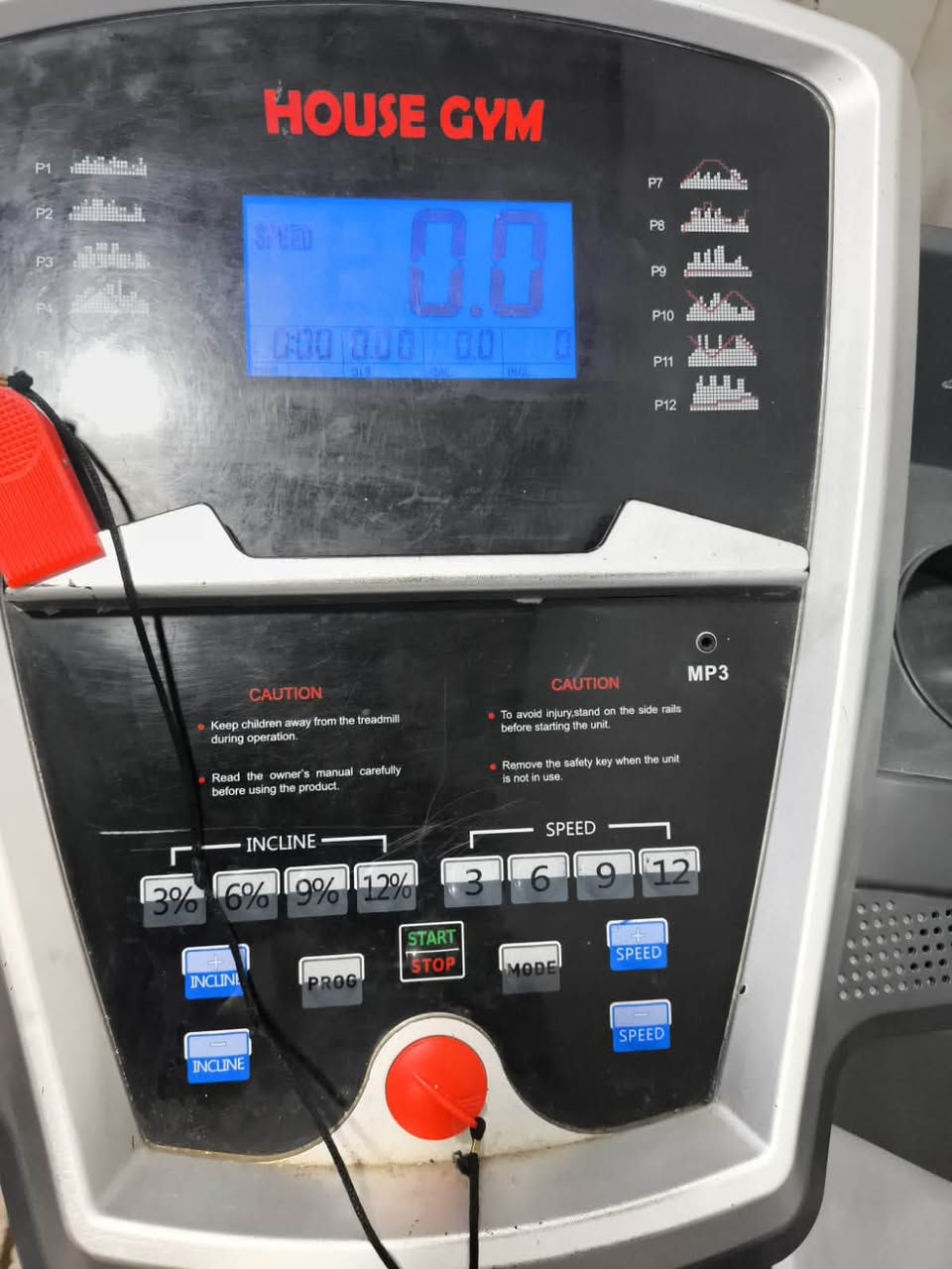 جهاز جري ماركة House Gym 
جهاز جديد مستعمل اقل الساعة 
سعره 350 هاتف ***********
