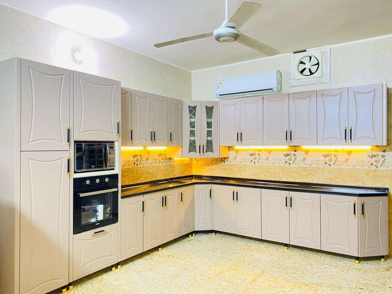 تحيه طيبه 

نعمل كافه المطابخ الامنيوم والمطابخ التركيه الحديثه 
والشبابيك ومحجرات وصيانه المطابخ لاستفسار *********** 
مكان العمل الكاظميه الثانيه شاطى التاجي قرب سيطره الطي نزال بيت مرهون
