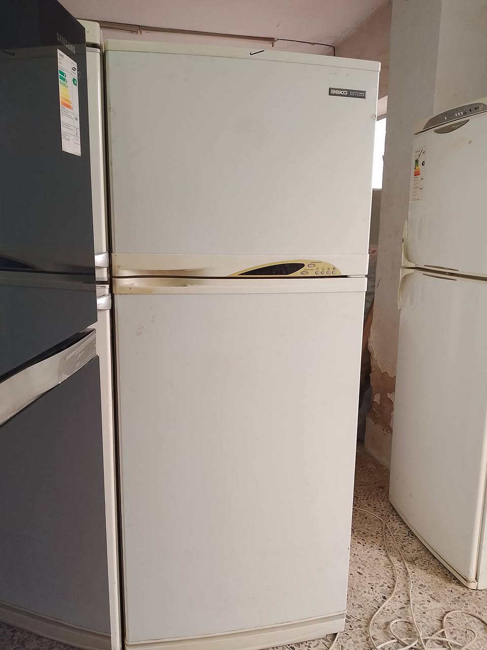 السلام عليكم. برادات وثلاجات  للبيع  دواشك طبيه نفر وا نفرين 👍 طباخات  تصل ع رقم تالي ***********
