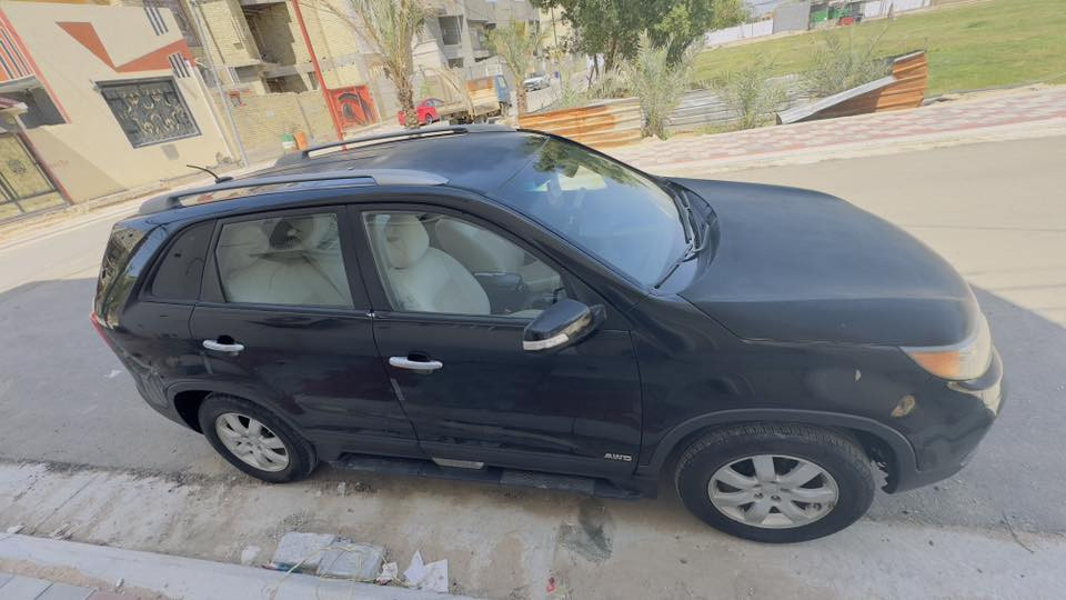 سورنتو ٢٠١٣
امريكي حادثة بچم 

٦ سليندر 

مواصفات عادية 

شاشة 

تخم تايرات جديد 

حديدية جديدة 

عنواني كربلاء 

*********** 

السعر ١٢٠ وبيه مجال
