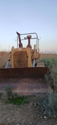 بندوزر كاتربيلر • ٦ سلندر • محرك تعبان