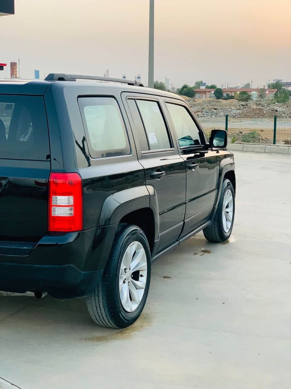 جيب پاتريوت ٢٠١٦ ره شي قه تران مه كينه ٢٤ گةورة ٤ پستون مةرغوب توماتيك 
١٦٧ هه زار رويشتوه مه كينه و گيري نه كراوه ته وه به شه رتي فه حس 
سه نه وي و ره قه مي تازه يه ده حم و ليدراوي هيج نيه په له په له بوياغي ئةمريكى هه يه سه قفو شان و ناو شانو پيش دواي هيجي نيه 
نرخي ١٠٣$ شوين رانيه 
***********
*********** رانية, السليمانية
