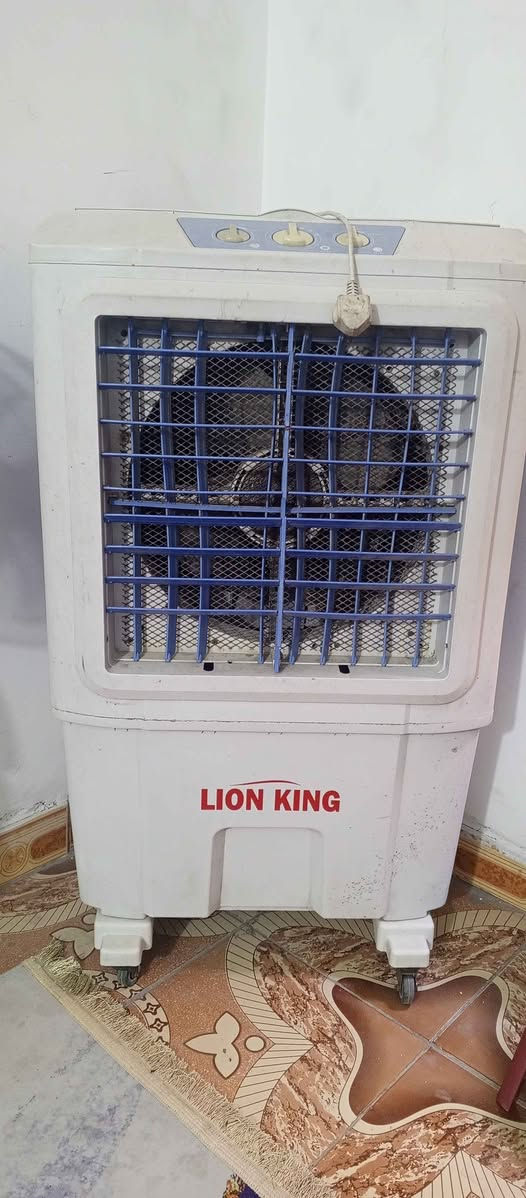 كونفيرا  نظيفه 100 الف
LiON KlNG  
مبردا برفاب مستخدمه فتره قليله
 ناقصهه ابواب 2  
 75 الف
الدورة ابو دشير 
*********** بغداد, العراق
