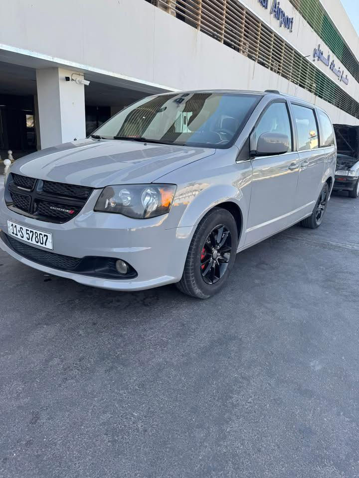 السلام عليكم للبيع موديل 19 صور الحادث بالمنشور ومغيرين لونها شاصي ولغود سليمه عل فحص باب كهرباء صدر جديد تخم تاير جديد ماشيه 85 عنواني بغداد حي تونس السعر 150 
***********
