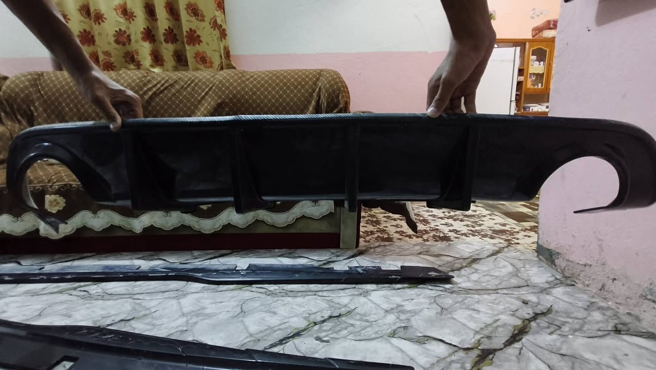 1.. دعاميه جارجر   srt لون اسود لامع بيها لحيه يرادلها صبغ وبيها كسر ضايع بلحيه (تجاريه)
غراض جارجر للبيع ***********
2.. دعاميه جاجر srt لون اسود طافي ما بيها اي كسر شباكها كامل (تجاريه) 
 ٣..  دفيوزر مال دعاميه srtكاربون فايبر جديد حيل 

٤..  لحيه جارجرsrt اسود طافي كلش قويه 

5.مااصدات لايت فقط جامه نضاف كيم وخذ

٦.. دعاميه خلفيه جاجر srt. كلش نضيفه حيل مابيها كسر ام الحساسات بيها زعانف اصليه 
للاستفسار ***********
1.. دعاميه جارجر   srt لون اسود لامع بيها لحيه يرادلها صبغ وبيها كسر ضايع بلحيه (تجاريه)
