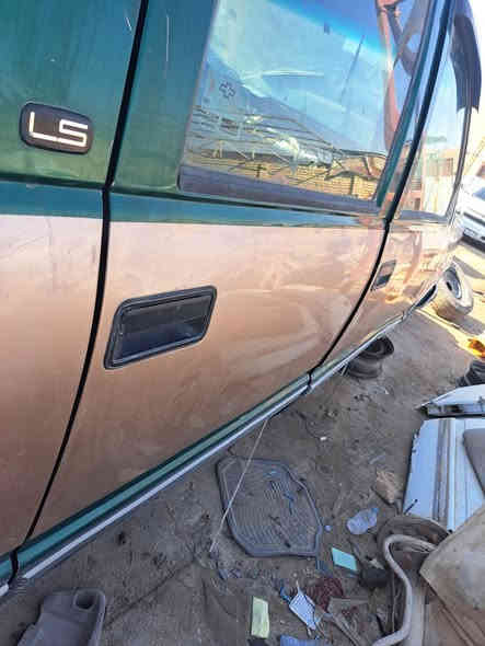 السلام عليكم للبيع أبواب بهبهان ٩٩ تخم كامل البوب كامله ماعدا البطاين العدد ٦ بدون صبغ العنوان ناصريه ***********
