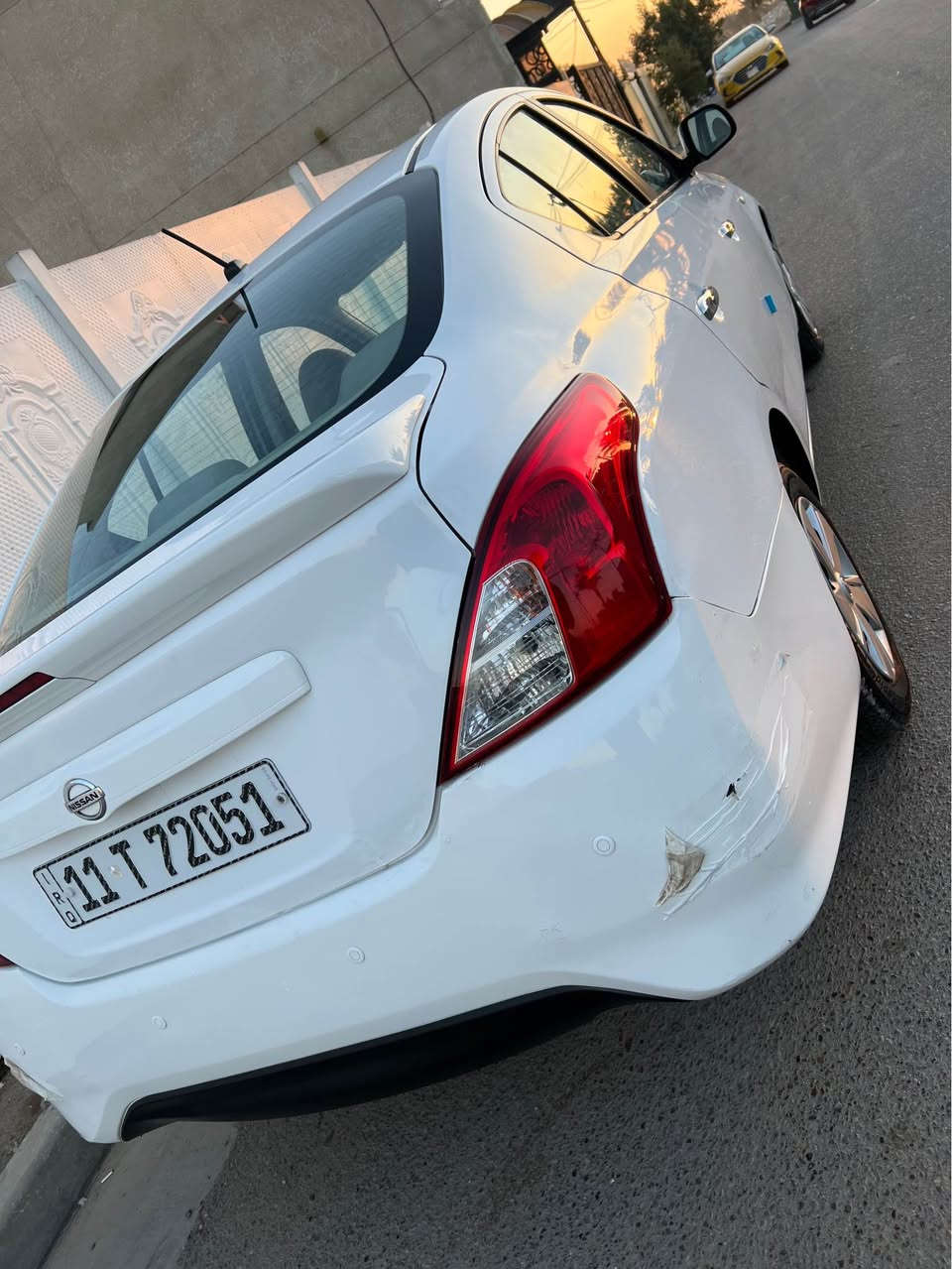 السلام عليكم نيسان سني بليته زرقه هندي موديل 2020 جديده جدا بدون حادث ولا صبغ بارد بلباب الامامي ومكحل فقط وطبره بلباب الخلفي باسمي الرقم الجديد سعر 115 $ 
للاتصال *********** بغداد, العراق
