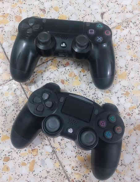 السلام عليكم
بلي ستيشن فور أمريكي سلم 
مع دركسان V9كامل ملحقات 
أربع أقراص 
جوستك الجهاز استخدام قليل اقل الشهر الجهاز جديد السعر 290 وبيه مجال بسيط أن شاءالله 
الاتصال *********** شراي  اتصل على الأرقا التالي  مكان بابل السياحي
