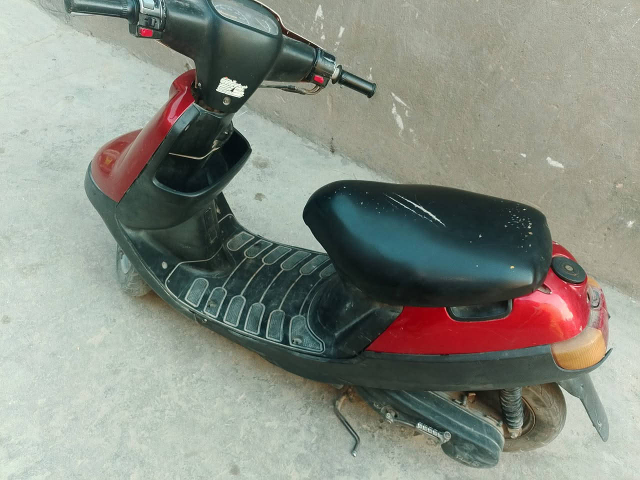 دراجه بطه للبيع نضيفه مامفتوحه بيه نقص سوبايه السعر 300 وبيه مجال هواي *********** للستفسار بيه واتساب
