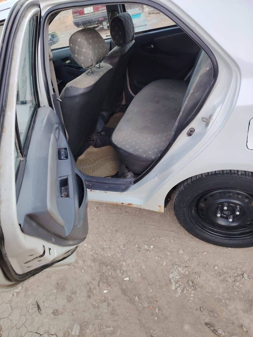 سلام عليكم عليكم للبيع امكي موديل 13 جاهزه كلشي كير مكينه حداديه تخم تاير تبريد ثلج مكينه لا تبخر ولا تنقص كير جديد السعر 29 وبيه مجال العنوان بابل محاويل مفرك السده رقم ***********
