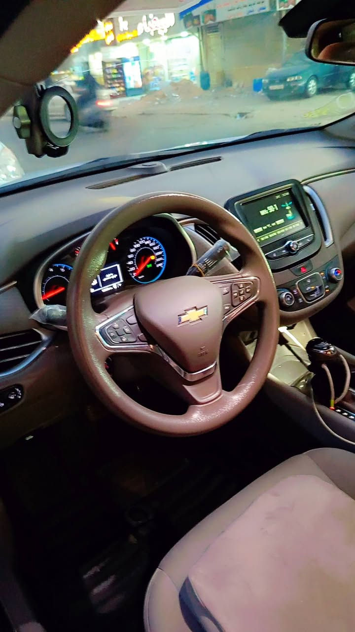 السلام عليكم ماليبو خليجي محرك ٢٥٠٠ جديد كلش بيها فقط صبغ جاملغ ايمن امامي وبارد بالباب الخلفي سنوية لحد ٢٠٣٠ باسمي مراوس اوبيع السعر ١٤٠  للاتصال ***********
