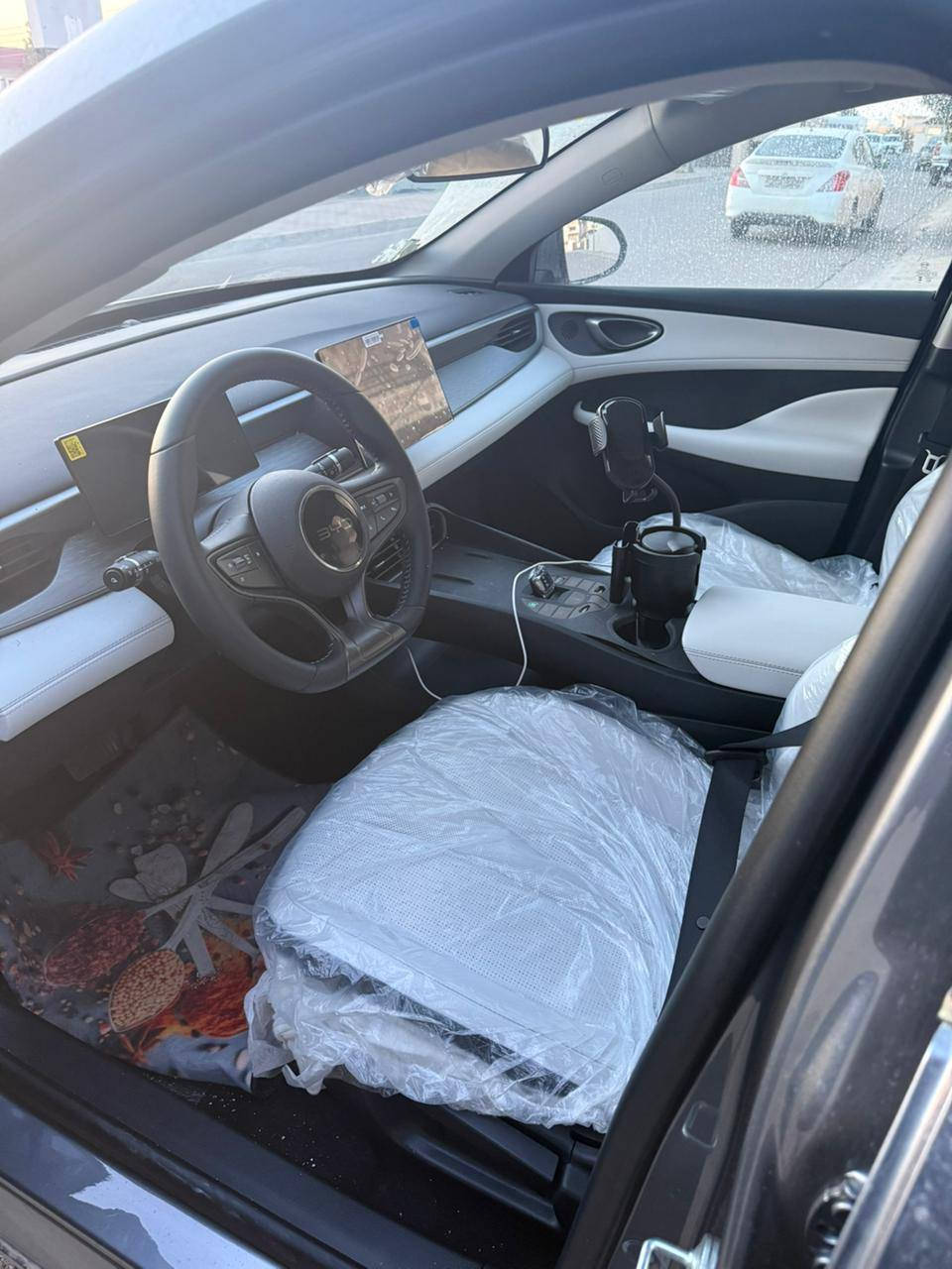 Bud seal 05
موديل 2025 
مشايه 6000 كم 
مكفول من دعاميه لدعاميه ،كامل غراضها وياها مالت الشركة 
السعر 108 ورقة قفل 
رقمي ***********
***********
مكان السيارة اربيل
