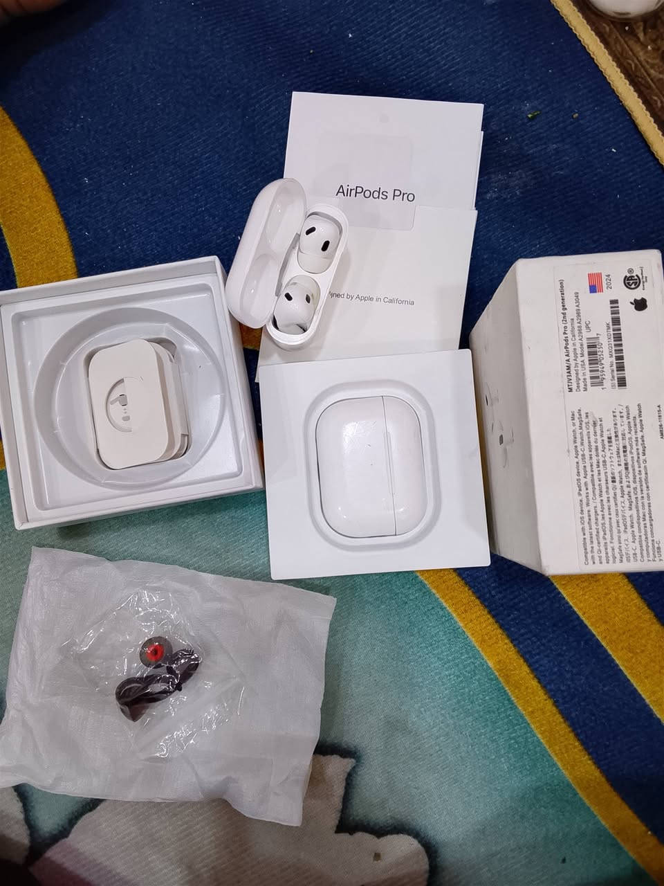 سلام عليكم.  غراض للبيع نضيفات موضحات بلصوره عنوان كربلاء 

***********

كربلاء عنوان الرابط يم العلوه..
