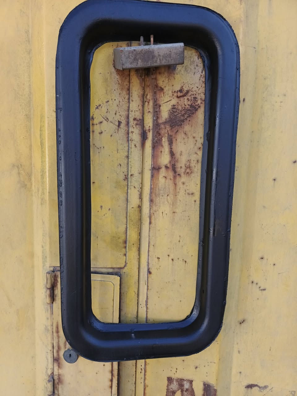 فابرة سقف مان بوز ٨٣ عنوان بغداد جرف نداف محل قيصر تصال ***********
