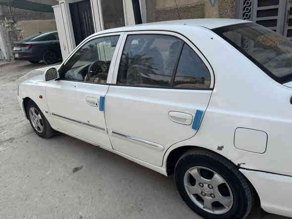 فيرنا ٢٠١٢ للبيع سيارة بيها باب مبدل بشركة عامة الي خلف السايق وجاملغ جهة سايق صبغ وبيها بارد موضح بالفديو كير  اوتماتيك ومحرك خير من الله تبريد منضومة جديدة سيارة كلشي مناقصها متصرف علها كلشي السعر 69 وبيها مجال قليل للشراي تواصل خاص او هذا الرقم فقط واتساب *********** مكان بغداد الامين الثانية
