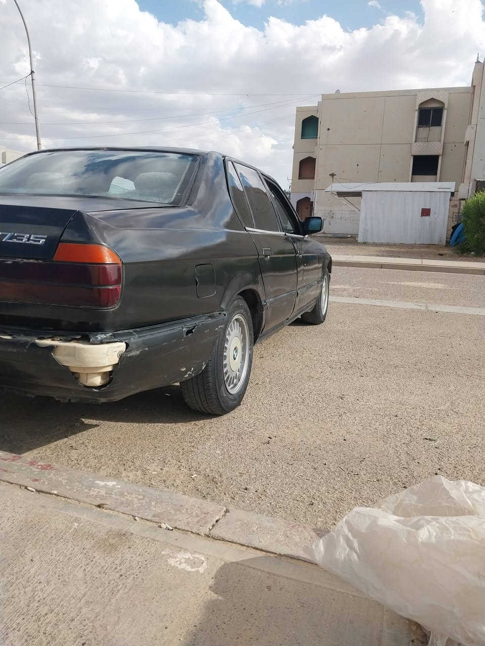 السلام عليكم للبيعBMW مديل 1991 حجم 735 سنويه خضره رقم نينوى صاحبها بتكريت شرط تحويل ما يسوي وكاله نضيفه حيل احله من صور شراي يخابر +9647702866617
