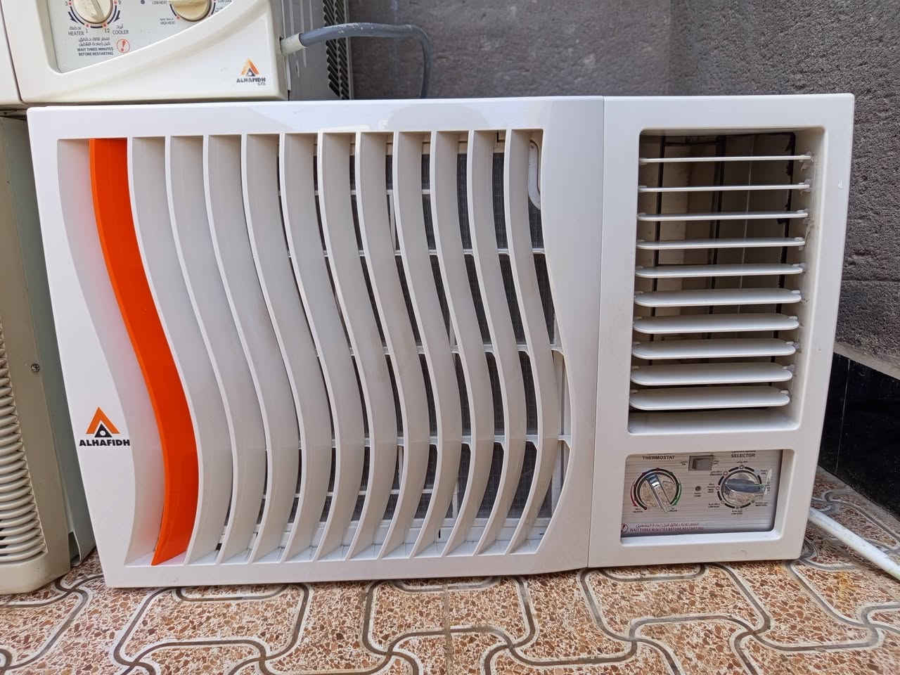 سلام عليكم مكيفات عدد 3 للبيع طن ونص جدد كارتون شغالات شرط تبريد ثلج
بلاديات برغي ما مفتوح بيهن غاز شركه كلهن الشراي يتصل ويدلل *********** عنوان ناصريه سوك شيوخ
