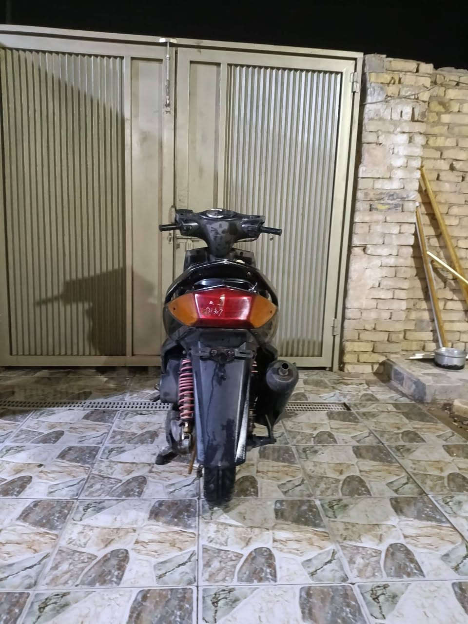 سكنس فحل نوزل الدراجه شعله ومعدل الدرجه نص نكره شغاله بكل وقت مكينه بلاد ما مفتوحه الدراجه بيها صالنصه صجميه وسلف رياضي *********** ***********
