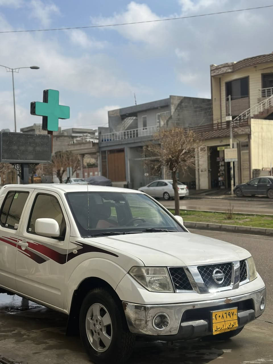 نیسان ناڤارا ٢٠١١ گێڕ عادی سەنەوی بەسەرچوە مەکینەی تازە تەشفیت کراوە زۆر مەزبوتە سێ پارچەو پەلەیەکی بچوک بۆیاخ سەیارەکە زۆر جوانو مەزبوتە گێڕو مەکینەو ئەکسلو تەقەو ڕەقە بەشەرت سعری ٨٩ معامەلە *********** ئەوەش ژمارەی خاوەنی تکایە نامە بۆ من مەنێرن
