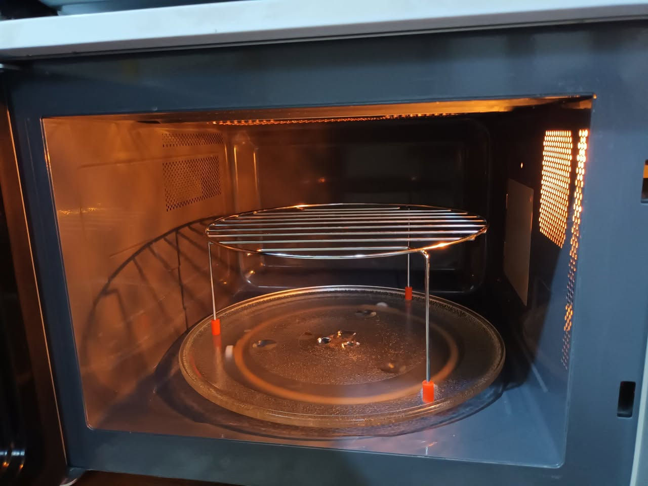 فرن + مايكرو حجم كبير ٤٥لتر بعده جديد شراي خاص


**إذا كنت صاحب هذا الإعلان وتريد حذفه لأي سبب، رجاءا أرسل رسالة إلى الدعم الفني**