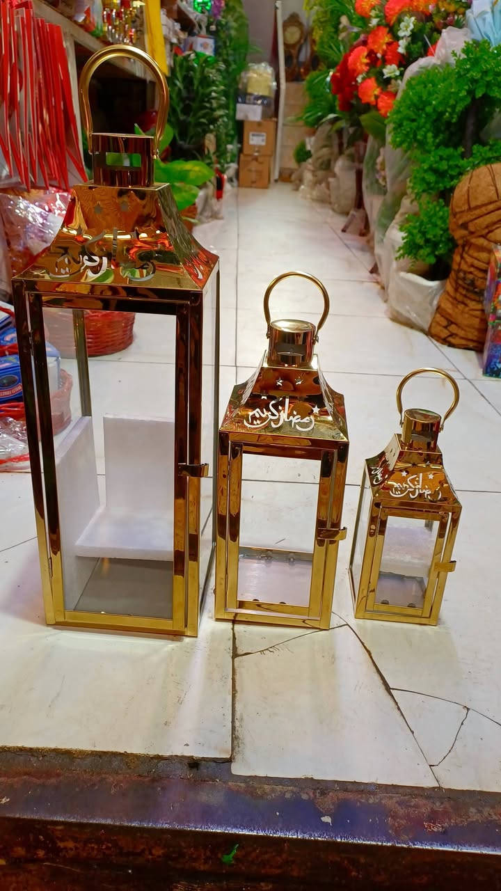 شهر #رمضان_المبارك 
تتوفر في معرض تحفيات وهدايا البحراني
كل مستلزمات شهر رمضان 
من تمريات وفنانيس ونشرات وستيكرات وهلال وفوانيس 
العنوان طويريج بداية سوق النساء
قرب بسطيات الفلافل 
يوجد توصيل داخل طويريج فقط 
***********
