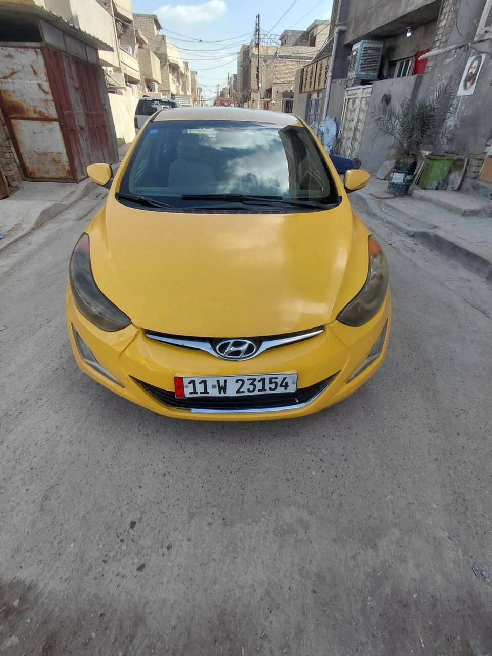 سلام عليكم عندي الانتره موديل 2013امريكي حادثها قبق الصندوق فقط بدون كلشي سياره جديده ماشيه 175الف مكينه 1800دوش تخم تاير كير مكينه كله مكفول مكان السياره بغداد السعر  100وبيها مجال ***********
