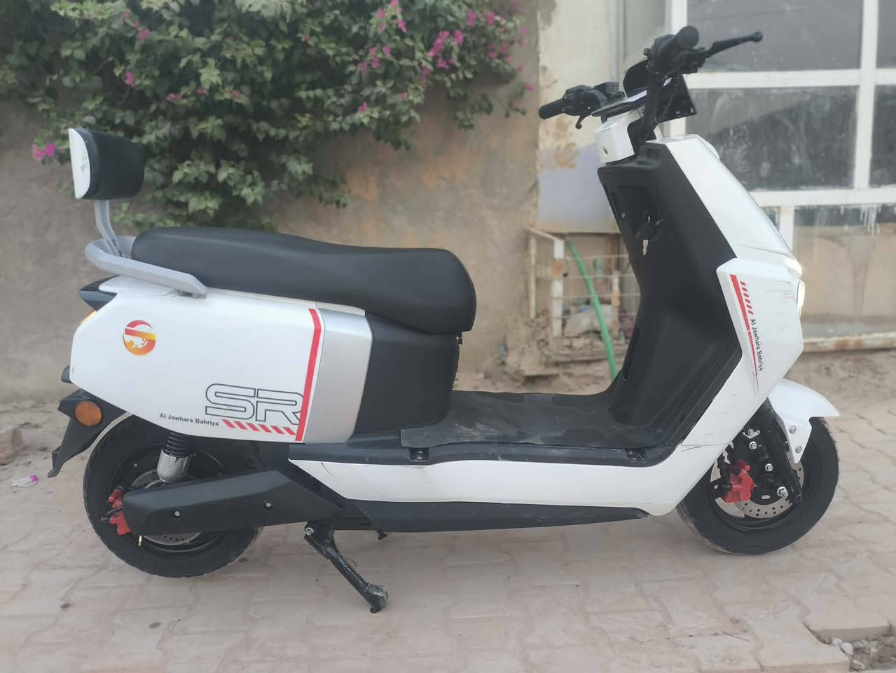 دراجه SR شحن جديده كلش 2025
6 بطاريات 
السعر  (630)وبيه مجال جوه السوق  مكاني نجف ابو صخير  وهاذه رقمي ***********
