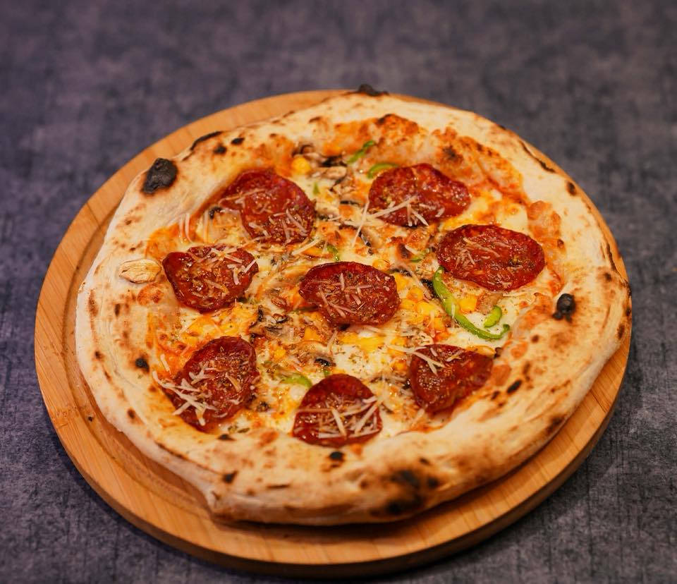 سلام عليكم ورحمة الله 
شيف بيتزا إيطالي أمريكي متفرغ 
عمري 21 
هذا رقمي ***********
