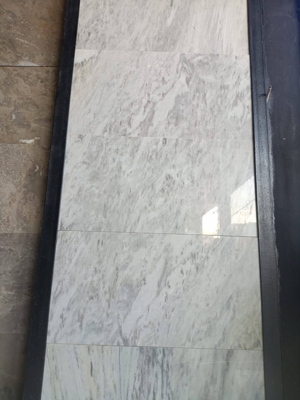 بسم الله 

#_تحيه_طيبه_زبائننا_الكرام 
⚫ نعلن عن تجهيز #_المرمر الايراني ذو مواصفات عالية  الجودة 💯
⬅️النوع ايراني لايبيد والمده محدوده
⚫ القياسات 60×30
 🥰  والسعر التنافسي ومناسب جداً
💵💸 
،👈🏃🏃 سارعوا قبل نفاذ الكمية 
⚫ مستعدون لتجهيز المشاريع الحكومية والأهلية والمكاتب في جميع المحافظات وبأسعار الجمله مناسبة جدا 
 موجود بايه لون بيجي ودللو اعزائي الاعضاء 
⬅️ملاحظة يوجد خدمة توصيل لكل المحافظات وبأسعار حسب الكميه 
أو الاتصال على الارقام التاليه📠
📞.  ***********
📞.  ***********
