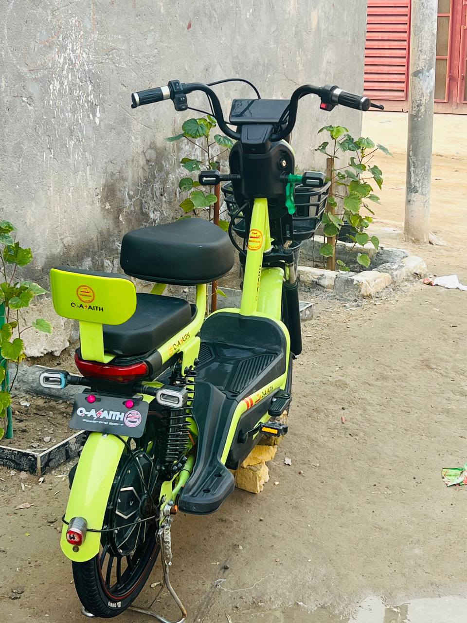 السلام عليكم دراجة كهربائية النوعيه قــــــوة اليــث للبيع

الدراجة نظيفة جدًا  
*
🔐 نظام حماية ضد السرقة

🫶🏻 تشغيل عن بُعد

🔑 مفتاحين + بصمتين+كارت

⚡ لايت زنون عالي /ناصي 

🏍️حجم الملف 1500 حقيقي 

🏁 

🔋 البطاريات  4
(صارلي شهر من مشتري الدراجه)

👌 الدراجة مرتبة ومتعوب عليها

 💯

💰 السعر : 400
🤝 بيه مجال بسيط كلش للشراي

📍مكان حله /بكرلي 📍

📩 للاستفسار: ***********
