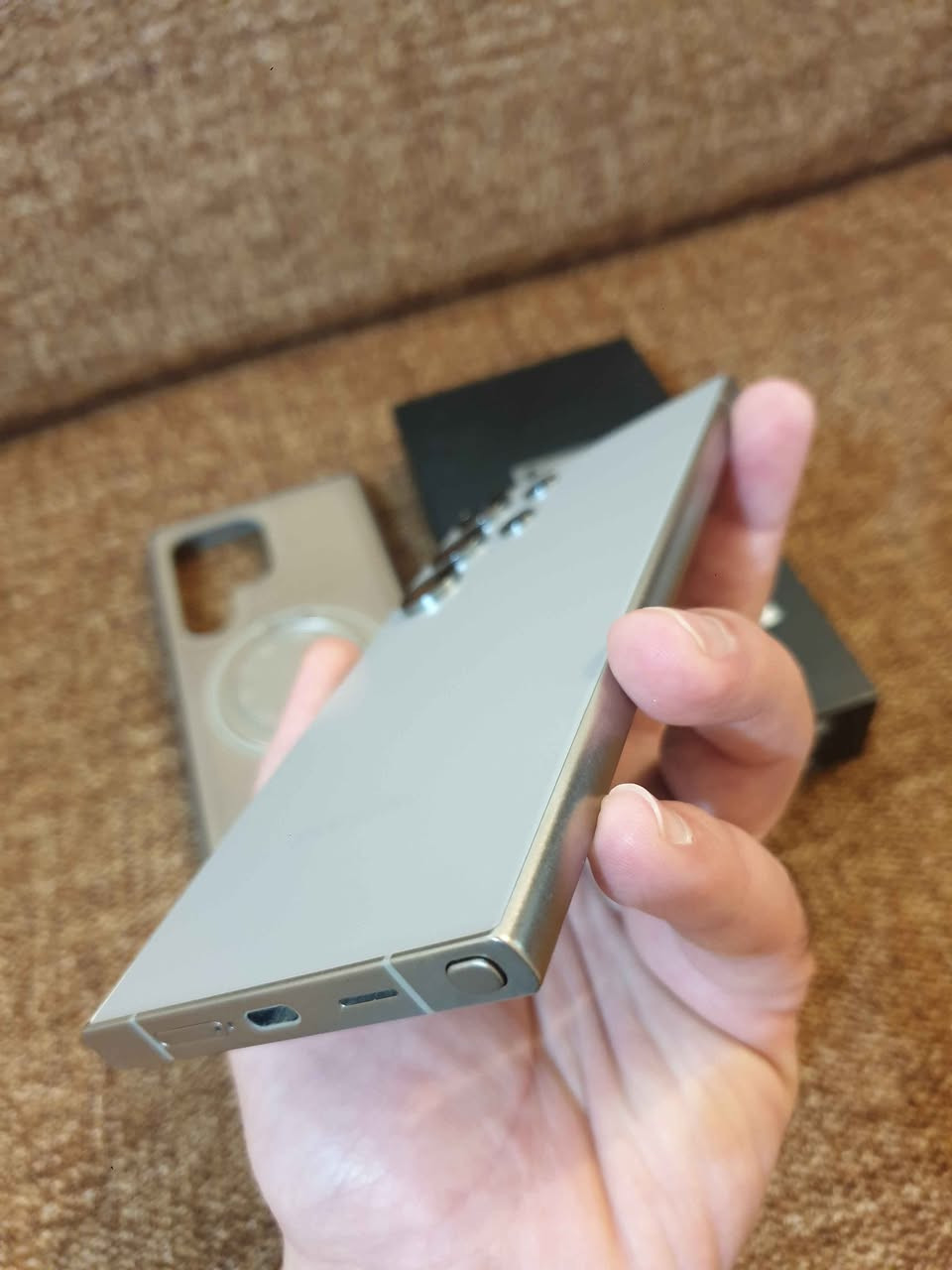 جهاز سامسونج گلكسي إس 24 ألترا
وكالة الوطني ملحقات اساسية كرتون وكيبل و حافظة
نسخة لون تيتانيوم ذاكرة 256 رام 12
نظافة 💯 حالة ممتازة جهاز اخو الجديد
بي مجال للتعامل و متوفر توصيل
*********** للتواصل اتصال او واتساب الحال, واسط
