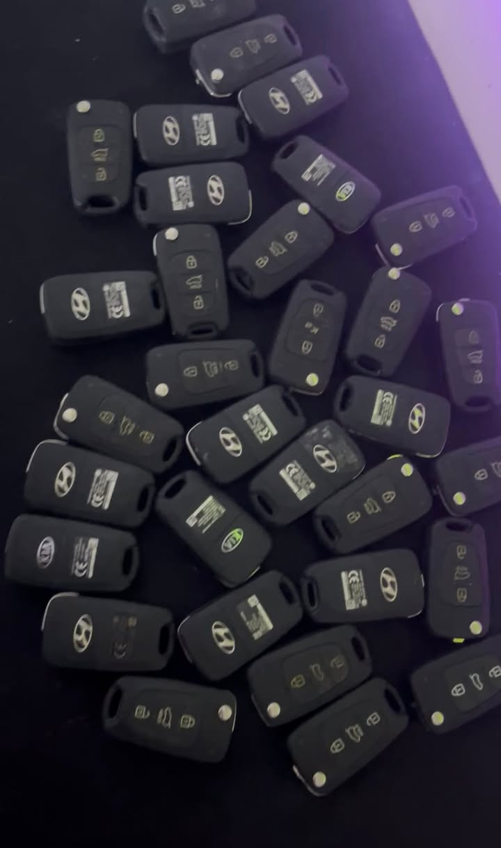 سويجات وكالة اصلي هونداي وكيا
البيع كل الكمية سوة
العدد 72 قطعة الي يفيدنة يتفضل خاص


**إذا كنت صاحب هذا الإعلان وتريد حذفه لأي سبب، رجاءا أرسل رسالة إلى الدعم الفني**