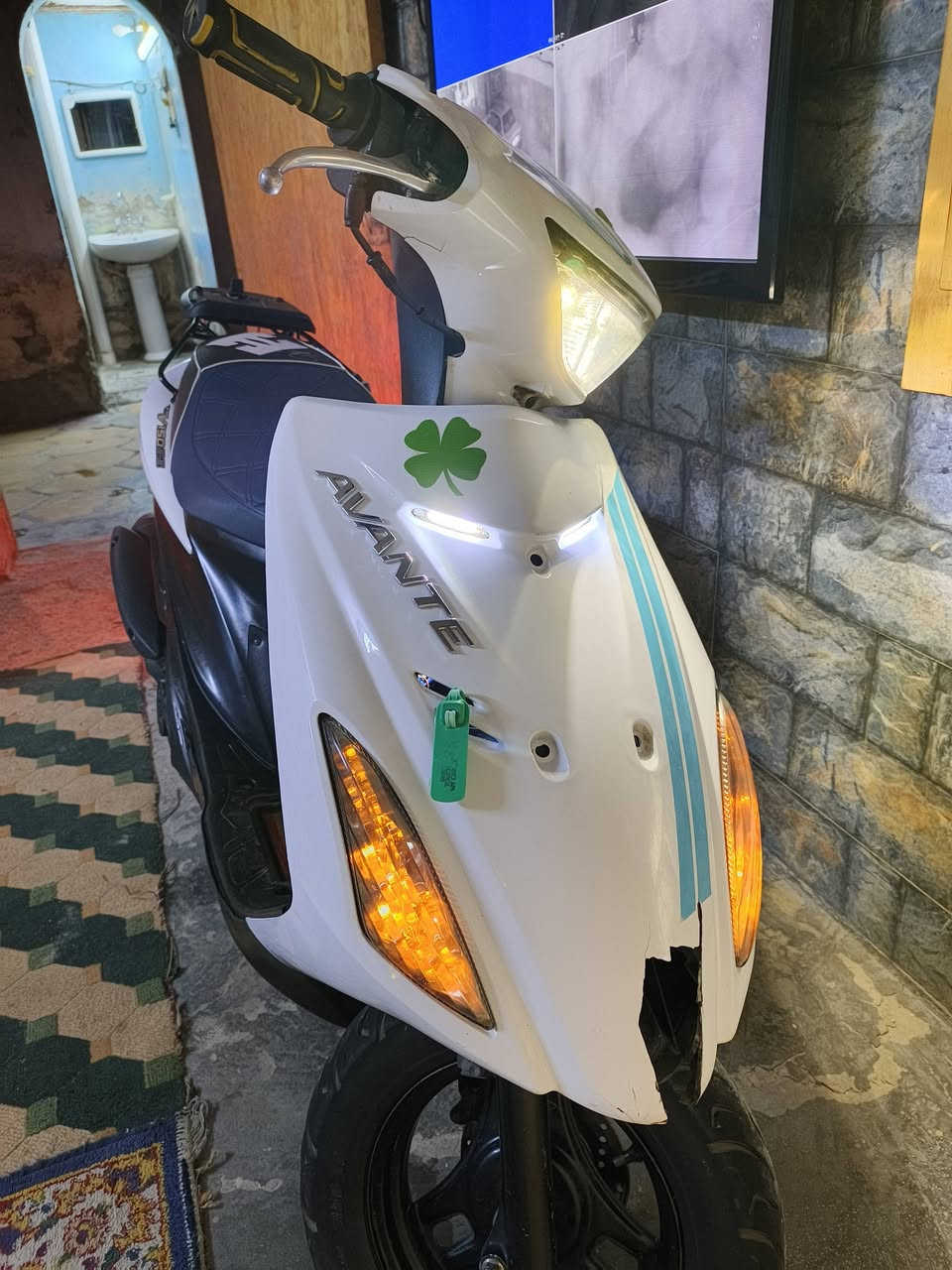 السلام عليكم دراجه ادرس ياباني مكينه مجفته وخير من الله ترايك وين متريد كهربائيات كلها شغاله نكره سلف سعرها 450 الف مجال بسيط مكاني بغداد بالمدينه ***********
