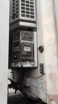 سكانيا ٢٠٠٣
حجم ٤٢٠
مربوطه براد نفسه الي بيهه
ارتفاع براد ٢٥٥
جهاز اس بي ثري قرص 
خير من الله ع الشرط
تحويل مباشر 
سنويه منتهيه
السعر ١٩٥ 
مكانه بغداد المحموديه ناحية الرشيد

0782 832 0039
