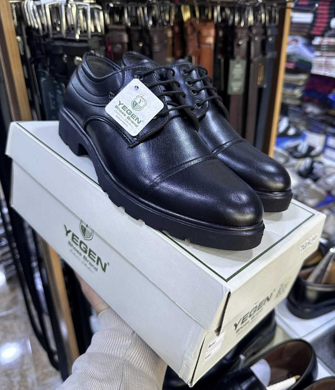 #جديد 💥🌟#محل_الأخوة_للألبسة_الرجالية
🛑حذاء تركي درجة اولى
🛑 تركي المنشأ
🛑طبي خفيف 100‎%‎
🛑القياسات ( 40-41-42-43-44-45)
—————————-—————————
العنوان / طوز - شارع الاطباء - محل الأخوة (محل حجي شريف)
لمزيد :- *********** واتساب
